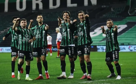 Kocaelispor 16 Yıl Sonra Süper Lig’e Yükseldi