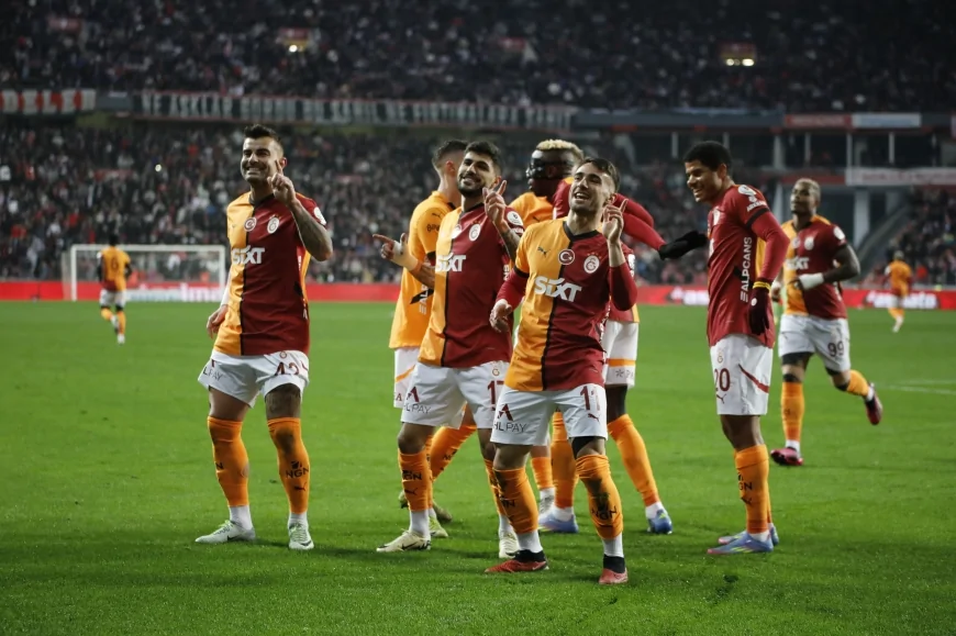Yunus Akgün perdeyi açtı, Osimhen fişi çekti! Samsunspor 0 - 2 Galatasaray Maç Sonucu