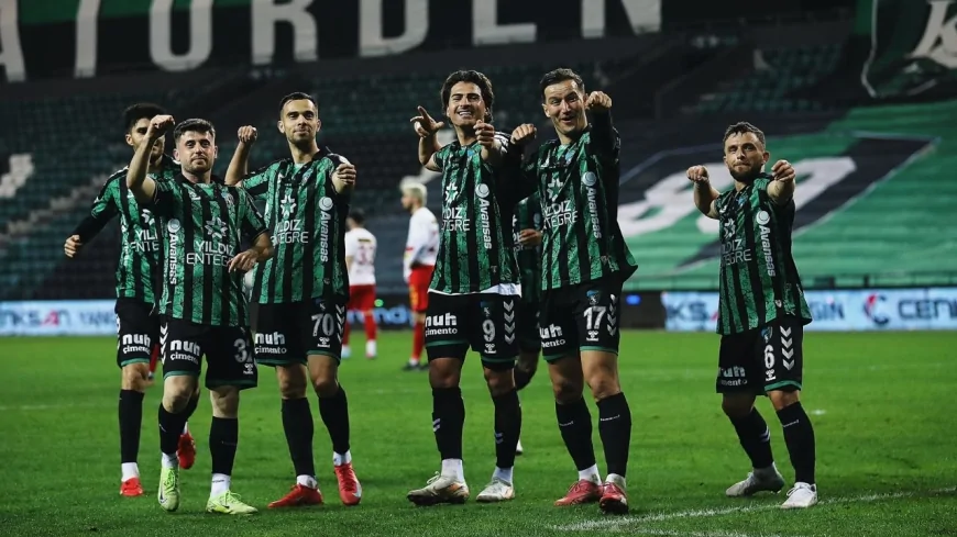 Kocaelispor 16 Yıl Sonra Süper Lig’e Yükseldi