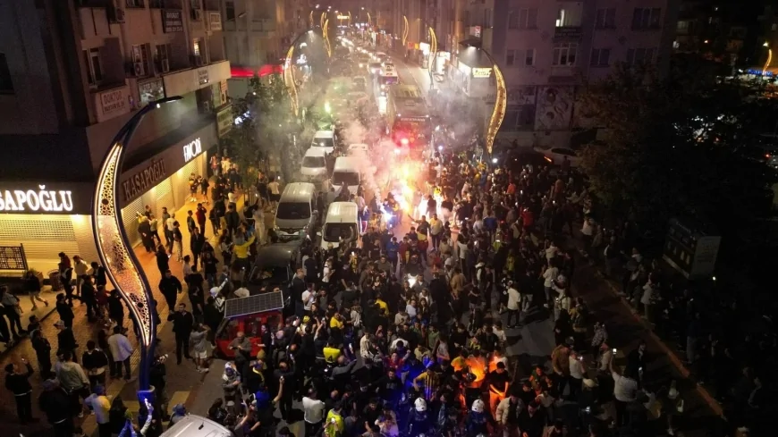 Aliağalılar Şampiyonluğu Coşkuyla Kutladı