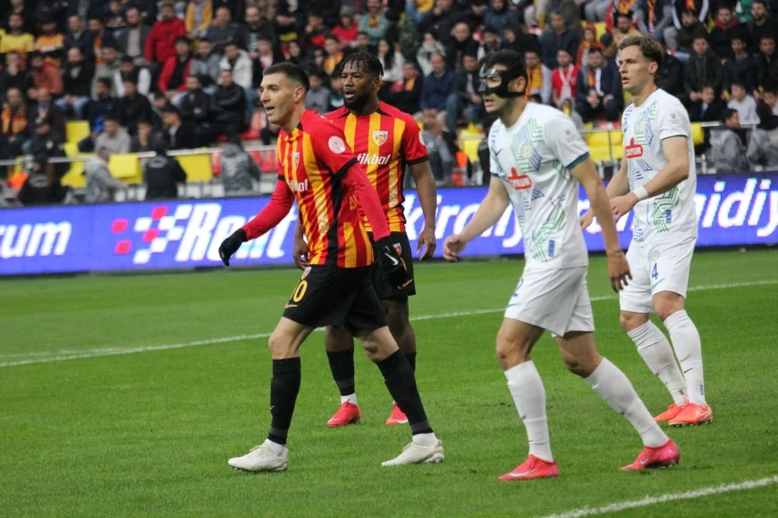 Kayserispor, Rizespor'u 1-0 Yenerek Kritik Galibiyet Aldı