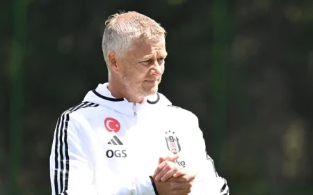 Solskjaer'den Derbi Öncesi Uyarı: “Futbolunu Kabul Ettiren Kazanır”