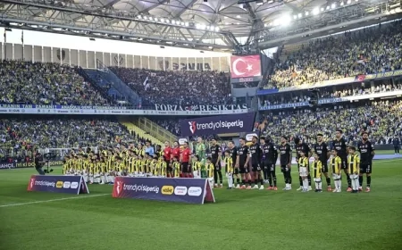 Spor Yazarları Fenerbahçe'yi Beşiktaş Mağlubiyeti Sonrası Yerden Yere Vurdu