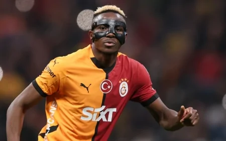 Chelsea, Osimhen transferinden vazgeçmedi: Manchester United ile rekabet kızışıyor