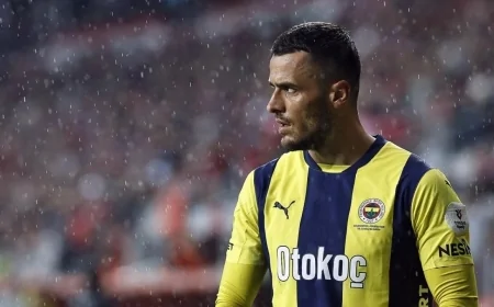 Fenerbahçe Almaktan Vazgeçti! Filip Kostic için Parma Devreye Girdi