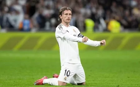 Luka Modric Real Madrid'e Veda Ediyor