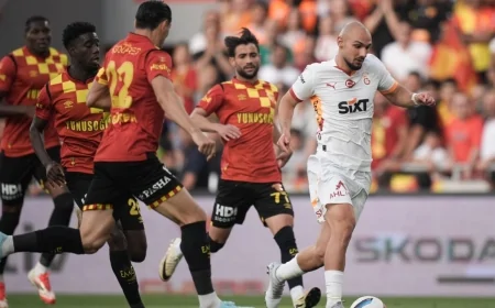 Şampiyon Galatasaray İzmir'den Zaferle Döndü