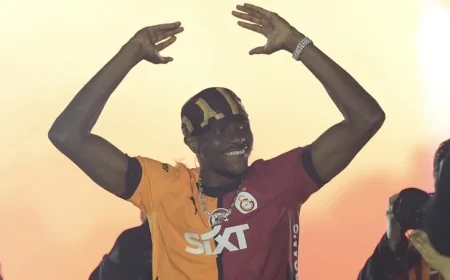 Victor Osimhen'den Galatasaray'ın şampiyonluk kutlamalarında transfer açıklaması