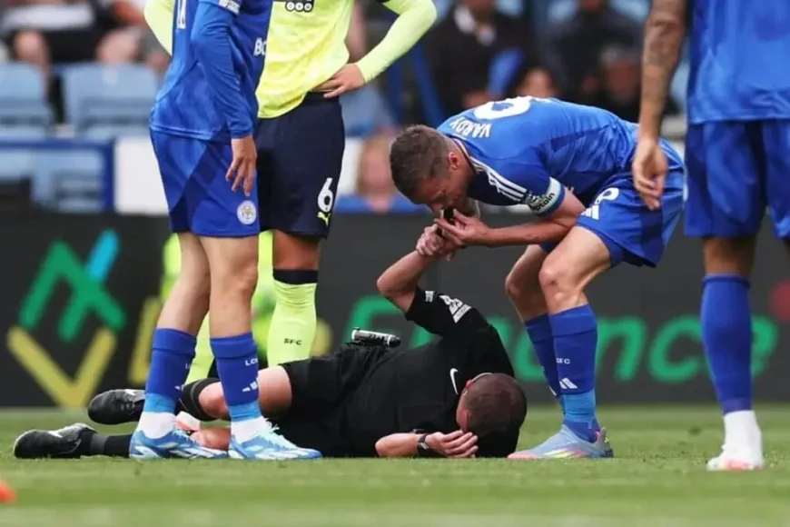 Premier Lig Tarihine Geçecek An: Hakem Düştü, Vardy Düdüğü Çaldı!