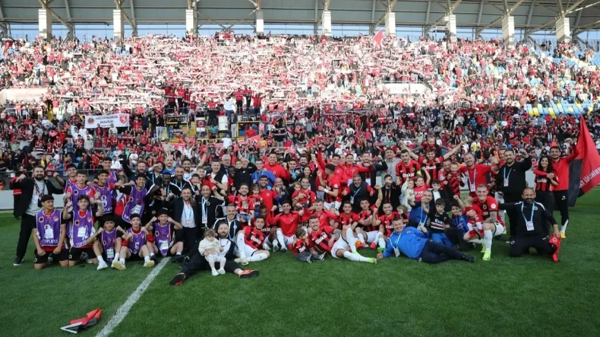 Gençlerbirliği Süper Lig’e Göz Kırptı, Taraftarlar Beştepe’de Coştu