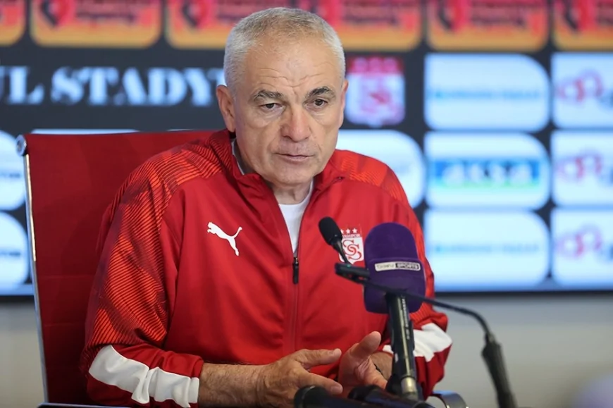Rıza Çalımbay'dan Rey Manaj'a Tepki: "İyi Oyuncuysa Göstersin"