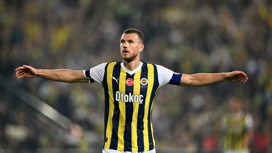 Cesc Fabregas, Fenerbahçe'nin Golcüsü Edin Dzeko'yu İstiyor