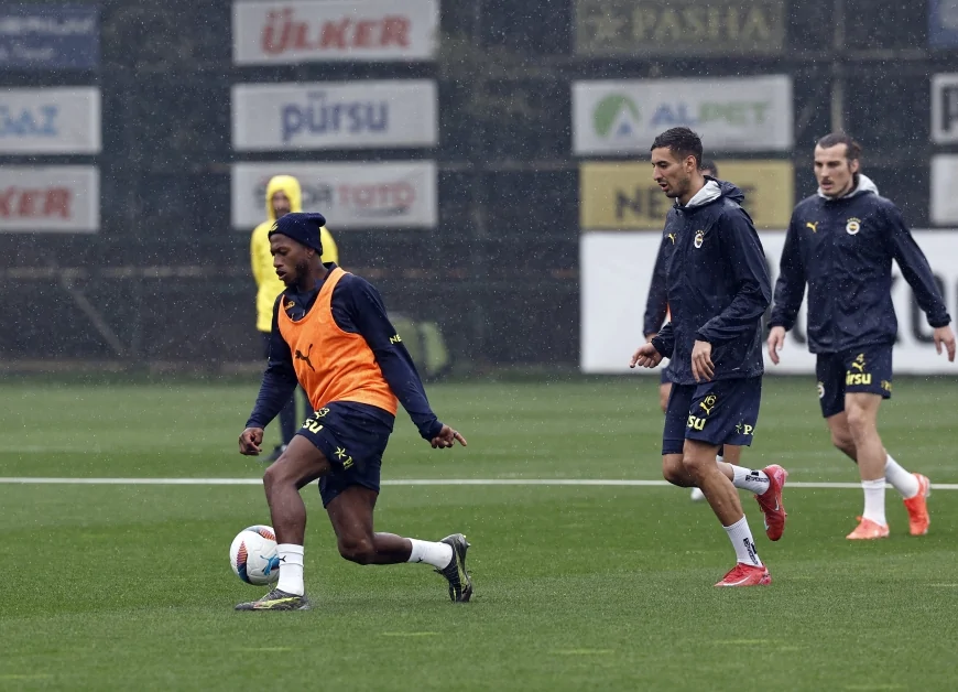 Fenerbahçe Eyüpspor Maçına Rotasyonlu İlk 11 İle Çıkacak