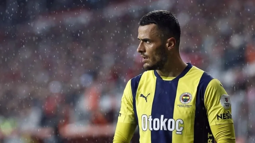 Fenerbahçe Almaktan Vazgeçti! Filip Kostic için Parma Devreye Girdi