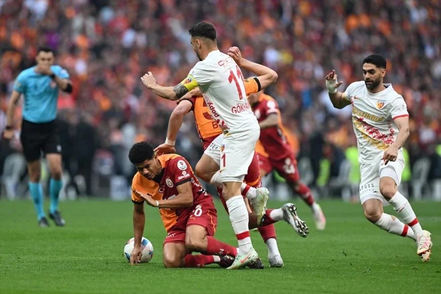 Galatasaray 25. kez şampiyon! Süper Lig’de 5. yıldızı takan ilk takım oldu