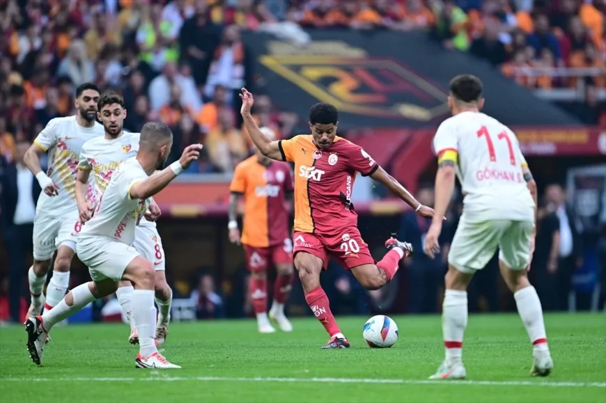 Galatasaray 25. kez şampiyon! Süper Lig’de 5. yıldızı takan ilk takım oldu