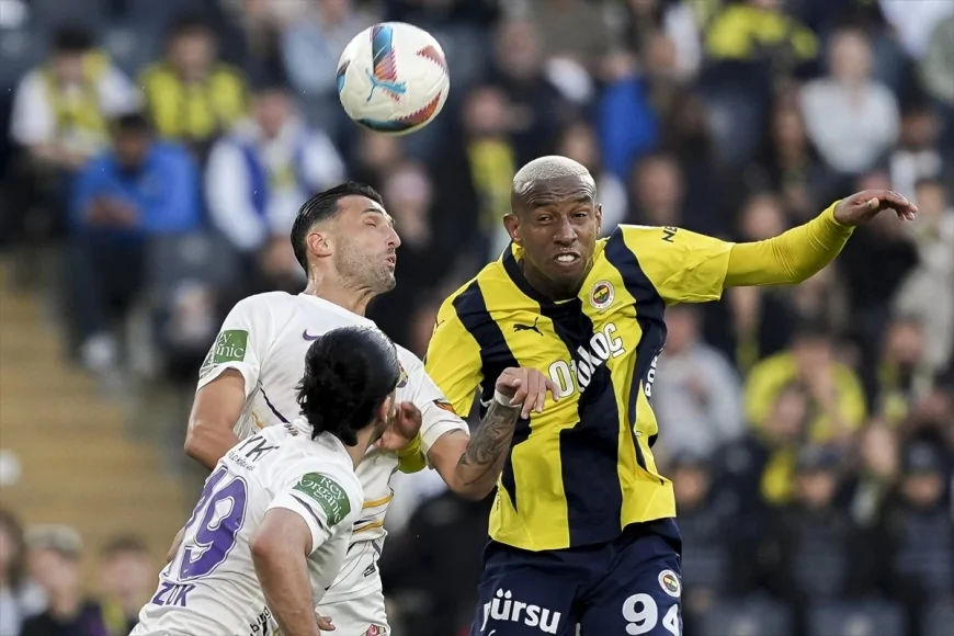 Fenerbahçe'den Galibiyet, Tribünlerden Tepki: Eyüpspor 2-1 Mağlup Edildi