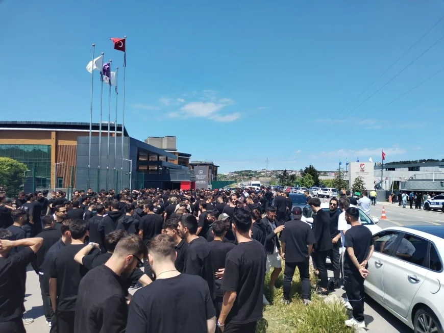 300 Futbolcudan TFF’ye Yaş Sınırı Protestosu