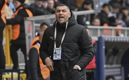 Burak Yılmaz, Kasımpaşa ile Sezon Başlamadan Yollarını Ayırdı