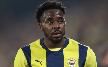 Osayi Samuel’in Kol Saati Çalındı! Kız Arkadaşını Hırsızlıkla Suçladı