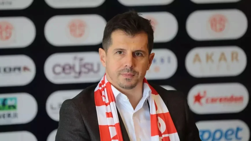 Emre Belözoğlu Antalyaspor'dan Ayrıldığını Açıkladı