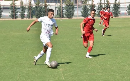 Galatasaray Trabzonspor'un anlaştığı futbolcuyu kadrosuna kattı