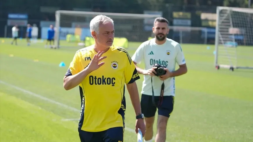 Jhon Duran kampa katılmadı mı?