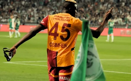 Galatasaray'da Victor Osimhen Çok Sinirlendi! Arkadaşları araya girdi