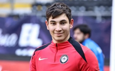 Antalyaspor Trabzonspor'un peşinde olduğu genç kaleciyi transfer etti
