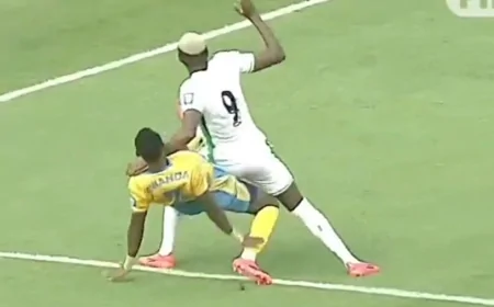 Victor Osimhen'den kötü haber geldi! O maçta forma giyemeyecek