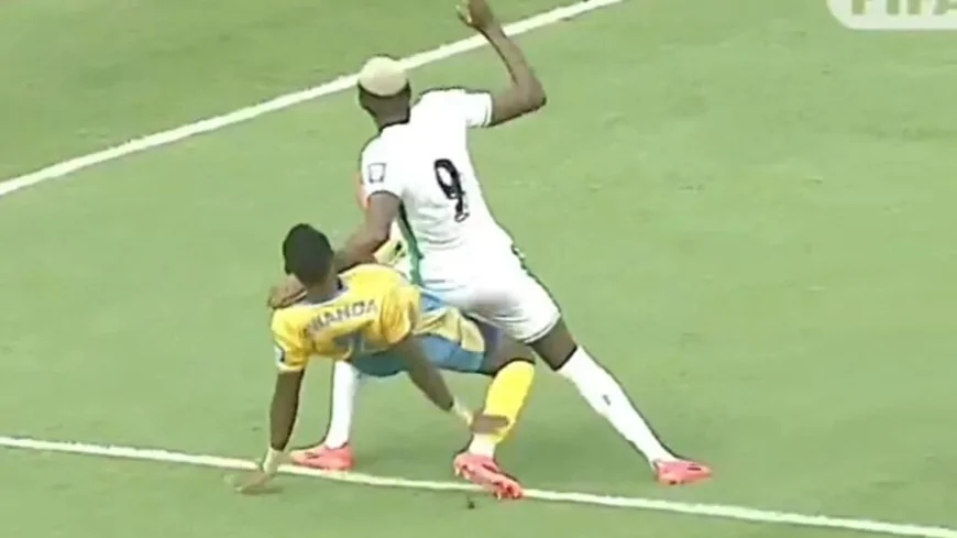 Victor Osimhen'den kötü haber geldi! O maçta forma giyemeyecek
