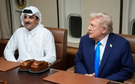 ABD Başkanı Donald Trump Yakıt Molasında Katar Emiri İle Görüştü