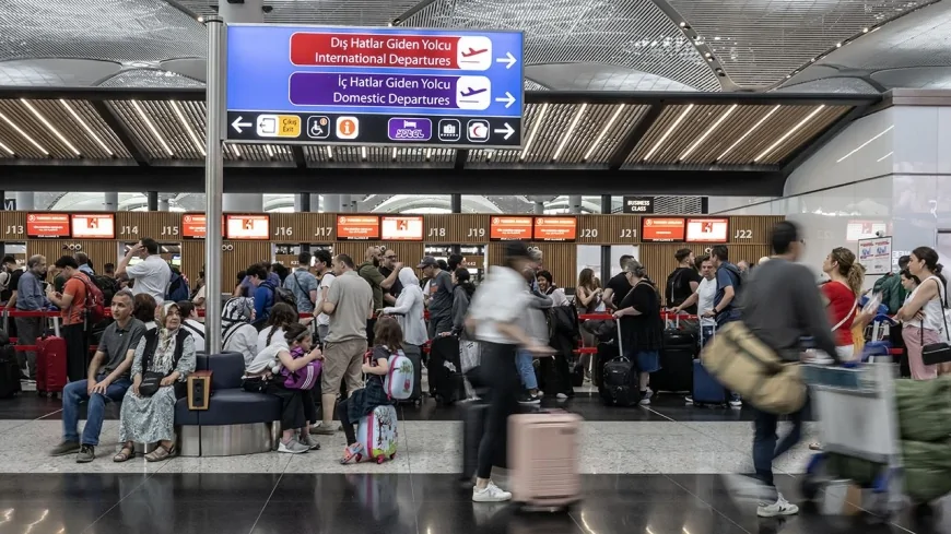Letonya'dan Rus Vatandaşlarına Uyarı: 49 Saat İçinde Ülkeyi Terk Edin