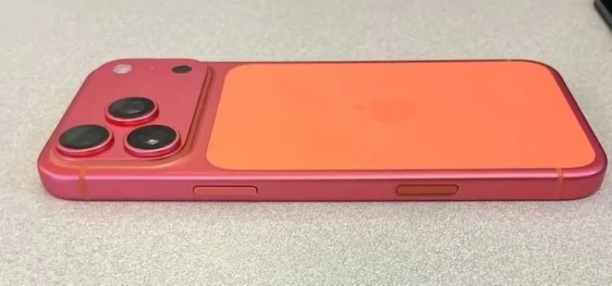 iPhone 17 Pro Kullanıcılarından Tepki: Telefon Pembeye Döndü!