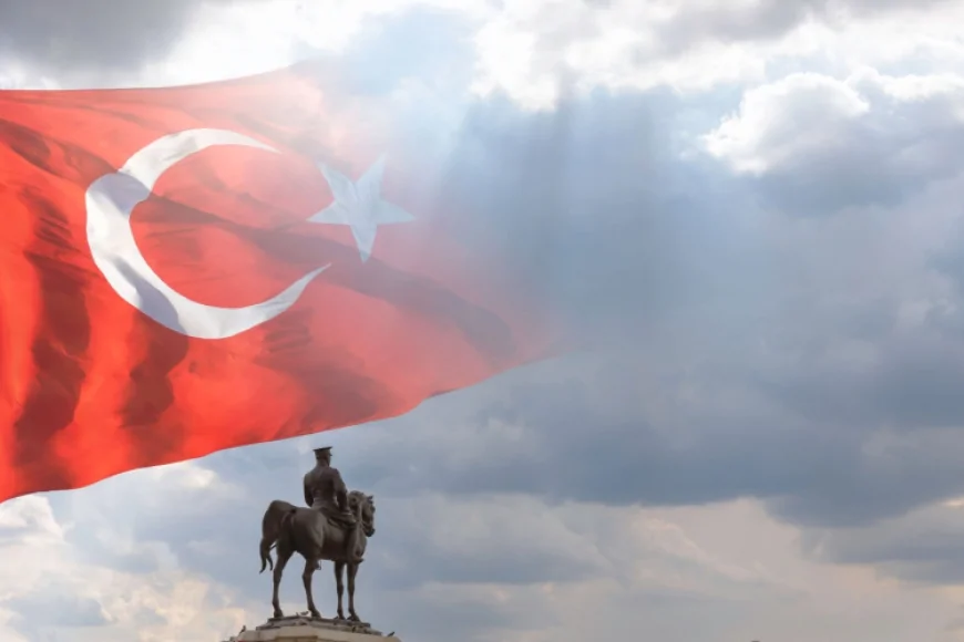 28 Ekim Mesai Saatleri Okullar Tatil Mi? 28 Ekim Yarım Gün Mü