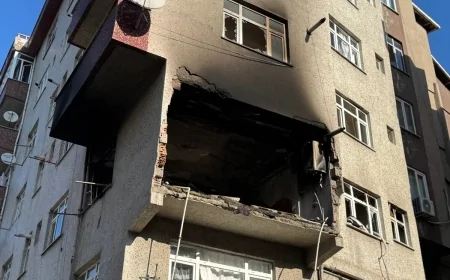 Kağıthanedeki apartman patlamasının ardından meydana gelen yangına dair taze görüntüler ortaya çıktı.
