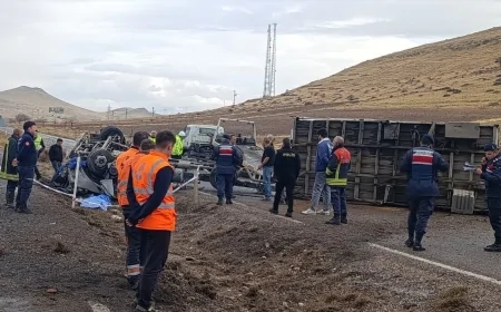 Kayseride tır kazasında bir kişi hayatını kaybetti, bir kişi yaralandı