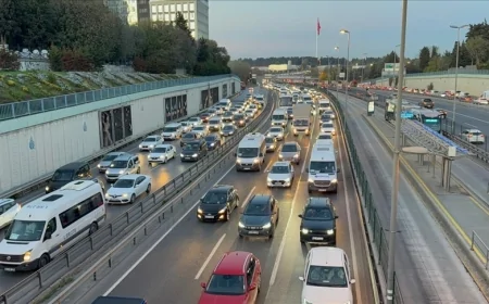 İstanbul'da akşam saatlerinde trafik yoğunluğu yüzde 89'a çıktı