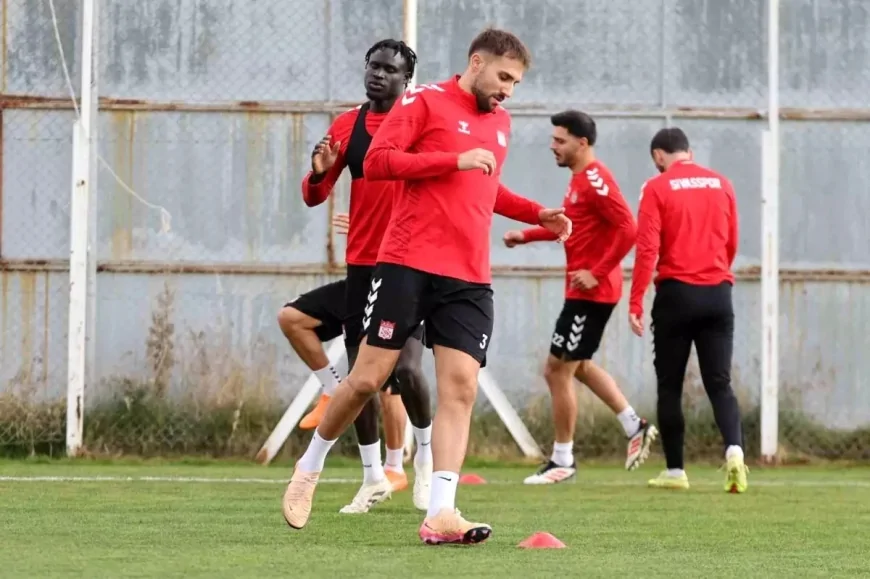 Sivasspor - Manisa FK Maçı Canlı! İlk 11 Belli Oldu