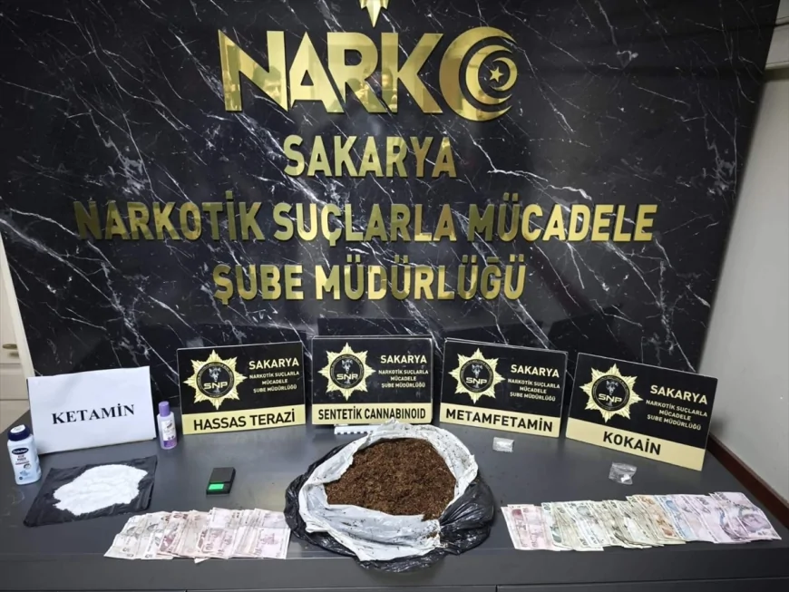 Sakaryada tuvalette uyuşturucu madde yok etmeye çalışan 3 kişi yakalandı