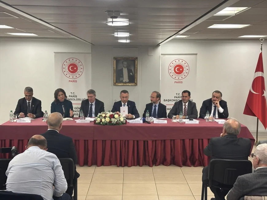 Fuat Oktay, Fransada asimilasyona uğramadan başarılı bir şekilde entegre olmuş bir Türk topluluğu hedeflediklerini vurguladı.