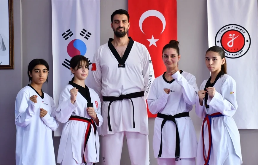 Hem antrenör hem de sporcusu, aynı turnuvada madalya için yarışacak.