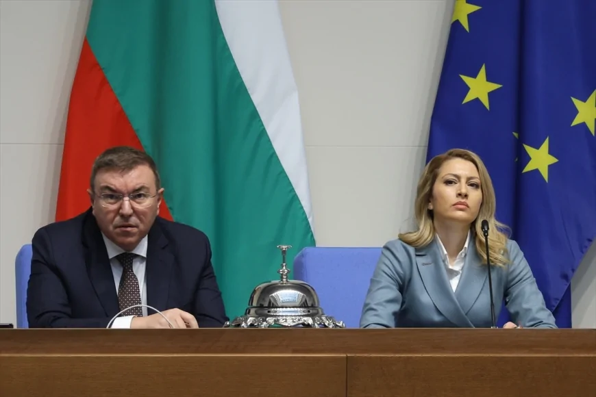 Bulgaristan Meclisi, Cumhurbaşkanı Radevin Lukoil veto kararını kabul etmedi