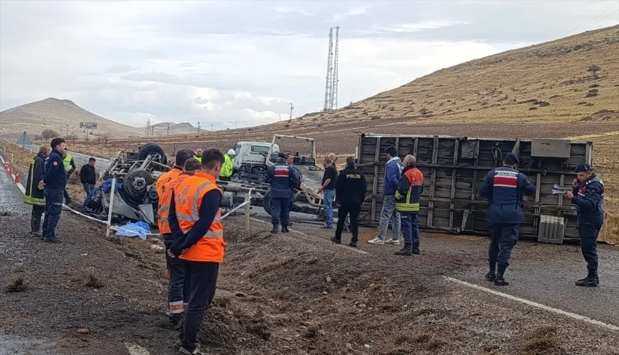 Kayseride tır kazasında bir kişi hayatını kaybetti, bir kişi yaralandı