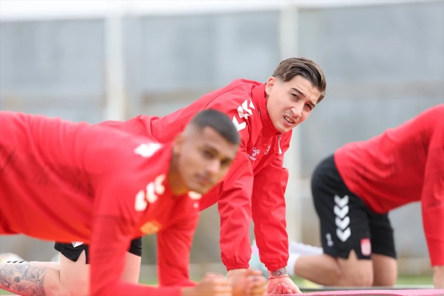 Sivasspor, Esenler Erokspor karşılaşmasına yönelik antrenmanlarını devam ettirdi