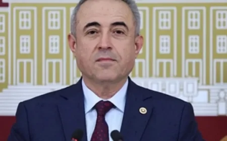 İrfan Karatutlu Kimdir? Ne İş Yapar? Nerelidir?