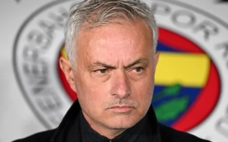 Ünlü yorumcudan dikkat çeken Mourinho iddiası: Otelde sevgilisiyle...