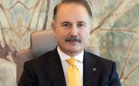 Abdi Serdar Üstünsalih kimdir, kaç yaşında, nereli? Vakıfbank Genel Müdürü Abdi Serdar Üstünsalih bekar mı? evli mi? eşi kim?