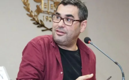 Enver Aysever kimdir? Enver Aysever kaç yaşında, nereli, bekar mı? evli mi?