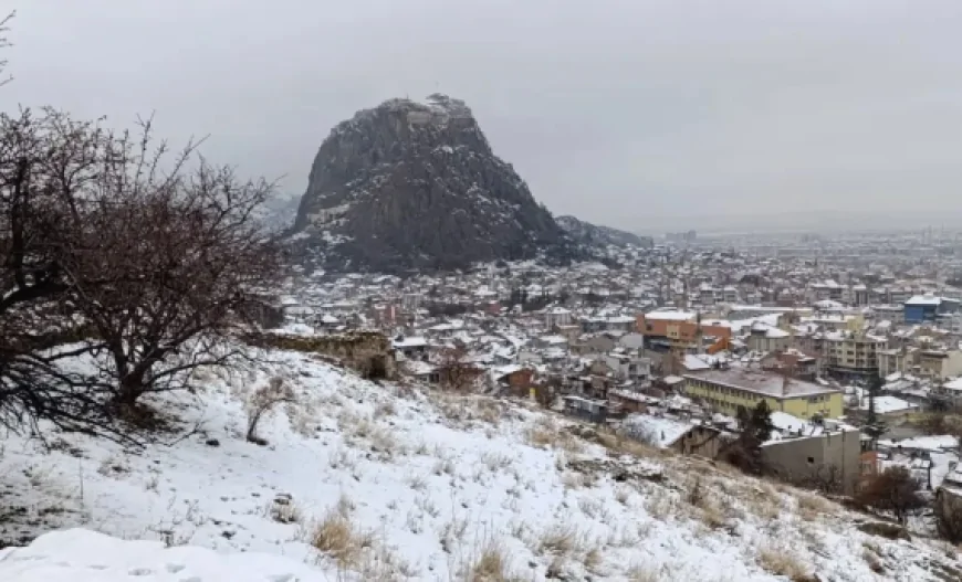 9 Ocak Cuma Afyonkarahisar'da Okullar Tatil mi? Kar Tatili Açıklaması Geldi mi?